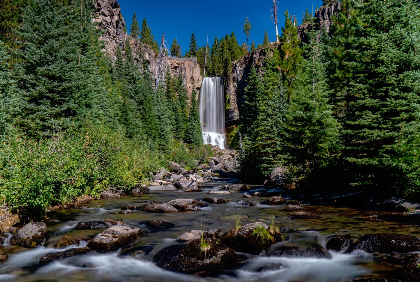 The Complete Guide to Waterfalls Near Bend, Oregon - Roam the Northwest